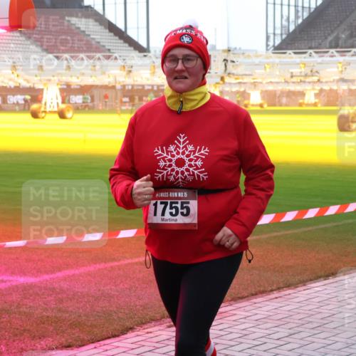 07.12.2025 - St. Pauli X-Mass-Run No. 15 Luisa Fischer http://msf.ph/oto/9384942 07.12.2025 11:32:06 Ziel 15, 1755, 331, 1755, 2017, 2048, 2050, 2120, 2428, 2429, 2430, 2492, 2493, 2497, 2523, 2527, 2587, 2654, 2656, 3087, 3181, 3182, 3184, 3238, 3239, 3352, 3436, 3600, 3678, 4105, 4633, 4640, 4642 meine-sportfotos.de