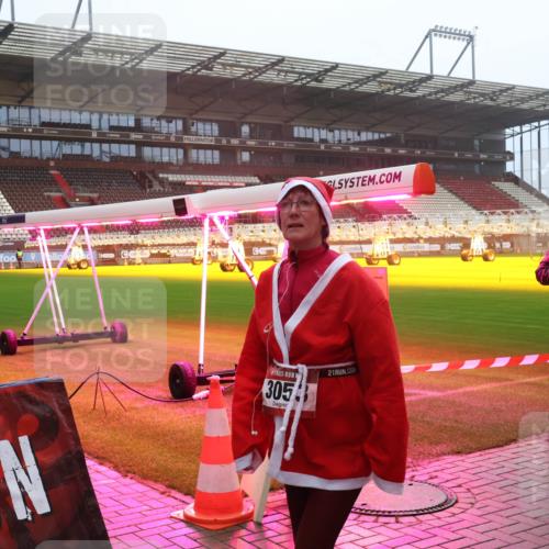 07.12.2025 - St. Pauli X-Mass-Run No. 15 Luisa Fischer http://msf.ph/oto/9384948 07.12.2025 10:16:29 Ziel 305, 21, 394, 1328, 2545, 2546, 2641, 2645, 2652, 2658, 2659, 2743, 2745, 4455 meine-sportfotos.de