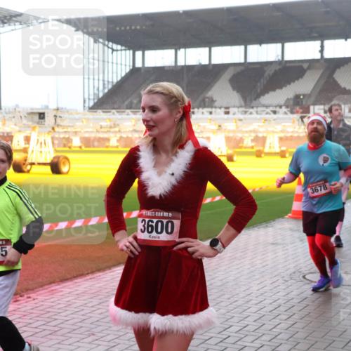 07.12.2025 - St. Pauli X-Mass-Run No. 15 Luisa Fischer http://msf.ph/oto/9384959 07.12.2025 11:32:09 Ziel 1595, 15, 3600, 3678, 331, 1755, 2017, 2048, 2050, 2120, 2428, 2429, 2430, 2492, 2493, 2497, 2523, 2527, 2587, 2654, 2656, 3087, 3181, 3182, 3352, 3600, 3678, 4633, 4640, 4642 meine-sportfotos.de