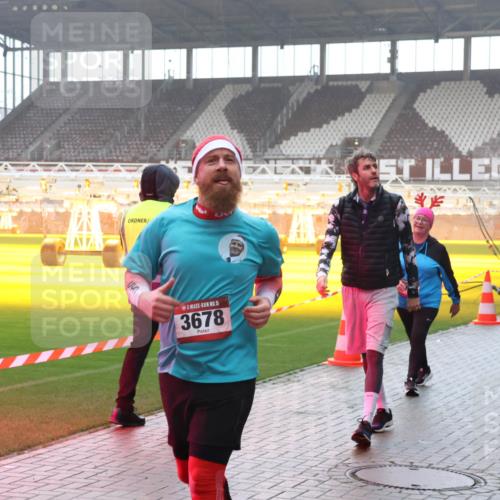 07.12.2025 - St. Pauli X-Mass-Run No. 15 Luisa Fischer http://msf.ph/oto/9384963 07.12.2025 11:32:10 Ziel 15, 3678, 3087, 331, 2017, 2048, 2050, 2120, 2428, 2429, 2430, 2497, 2523, 2527, 2587, 2654, 2656, 3087, 3352, 3600, 3678, 4633, 4640, 4642 meine-sportfotos.de