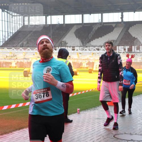 07.12.2025 - St. Pauli X-Mass-Run No. 15 Luisa Fischer http://msf.ph/oto/9384964 07.12.2025 11:32:11 Ziel 15, 3678, 2017, 3087, 331, 2017, 2048, 2050, 2120, 2497, 2523, 2527, 2587, 2654, 2656, 3087, 3343, 3600, 3678, 4633, 4640, 4642 meine-sportfotos.de