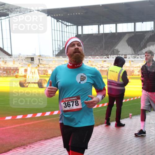 07.12.2025 - St. Pauli X-Mass-Run No. 15 Luisa Fischer http://msf.ph/oto/9384966 07.12.2025 11:32:11 Ziel 15, 3678, 2017, 331, 2017, 2048, 2050, 2120, 2497, 2523, 2527, 2587, 2654, 2656, 3087, 3343, 3600, 3678, 4633, 4640, 4642 meine-sportfotos.de