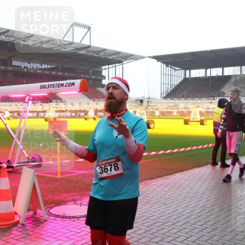 07.12.2025 - St. Pauli X-Mass-Run No. 15 Luisa Fischer http://msf.ph/oto/9384970 07.12.2025 11:32:12 Ziel 15, 3678, 2017, 331, 2017, 2048, 2050, 2120, 2497, 2523, 2527, 2587, 2654, 2656, 3087, 3343, 3600, 3678, 4633, 4640, 4642 meine-sportfotos.de