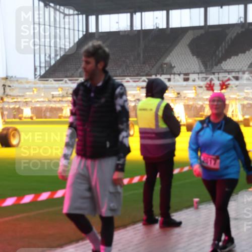 07.12.2025 - St. Pauli X-Mass-Run No. 15 Luisa Fischer http://msf.ph/oto/9384976 07.12.2025 11:32:13 Ziel 1, 2017, 3087, 331, 2017, 2048, 2050, 2120, 2497, 2523, 2527, 2587, 2654, 2656, 3087, 3343, 3600, 3678, 4633, 4640, 4642 meine-sportfotos.de