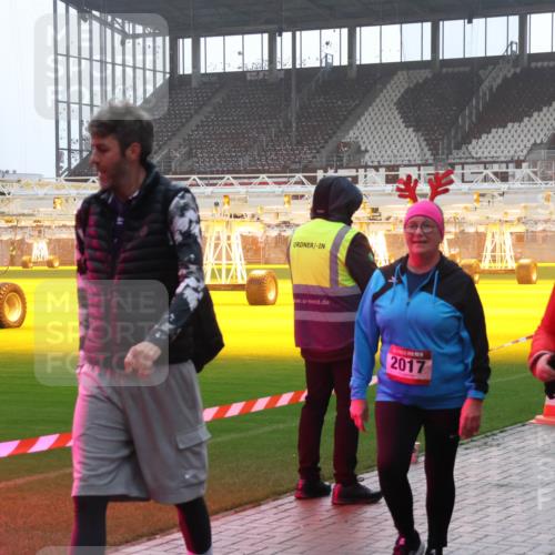 07.12.2025 - St. Pauli X-Mass-Run No. 15 Luisa Fischer http://msf.ph/oto/9384977 07.12.2025 11:32:13 Ziel 2017, 3087, 331, 2017, 2048, 2050, 2120, 2497, 2523, 2527, 2587, 2654, 2656, 3087, 3343, 3600, 3678, 4633, 4640, 4642 meine-sportfotos.de