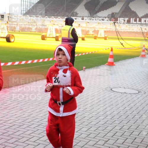 07.12.2025 - St. Pauli X-Mass-Run No. 15 Luisa Fischer http://msf.ph/oto/9384989 07.12.2025 11:32:16 Ziel 20, 331, 2017, 2048, 2050, 2120, 2497, 2523, 2527, 2587, 2654, 2656, 3087, 3343, 3600, 3678, 4633, 4640, 4642 meine-sportfotos.de