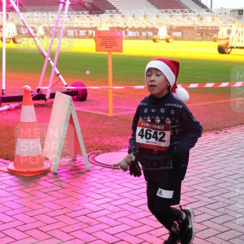07.12.2025 - St. Pauli X-Mass-Run No. 15 Luisa Fischer http://msf.ph/oto/9384990 07.12.2025 11:32:20 Ziel 3, 1000, 500000, 15, 4642, 9000, 331, 2043, 2044, 2048, 2050, 2120, 2497, 2523, 2527, 2587, 2654, 2656, 3087, 3343, 3600, 3678, 4633, 4640, 4642 meine-sportfotos.de