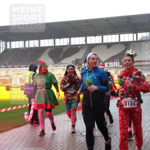 07.12.2025 - St. Pauli X-Mass-Run No. 15 Luisa Fischer http://msf.ph/oto/9384996 07.12.2025 11:32:25 Ziel 2497, 3181, 312, 1081, 2043, 2044, 2048, 2050, 2120, 2497, 2523, 2527, 2587, 2654, 2656, 3087, 3173, 3177, 3343, 3678, 4633, 4640, 4642 meine-sportfotos.de