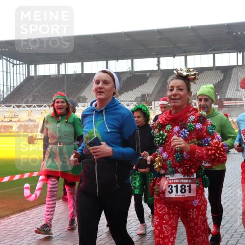 07.12.2025 - St. Pauli X-Mass-Run No. 15 Luisa Fischer http://msf.ph/oto/9384998 07.12.2025 11:32:25 Ziel 15, 3181, 5, 3182, 1081, 2043, 2044, 2048, 2050, 2120, 2497, 2523, 2527, 2587, 2654, 2656, 3087, 3173, 3177, 3343, 3678, 4633, 4640, 4642 meine-sportfotos.de