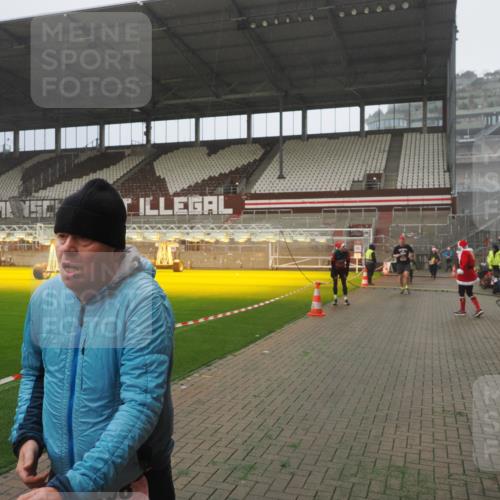 07.12.2025 - St. Pauli X-Mass-Run No. 15 Fabian Wolf http://msf.ph/oto/9385024 07.12.2025 10:12:58 Ziel 9, 18, 80, 938, 1397, 2687, 2712, 3040, 4487 meine-sportfotos.de