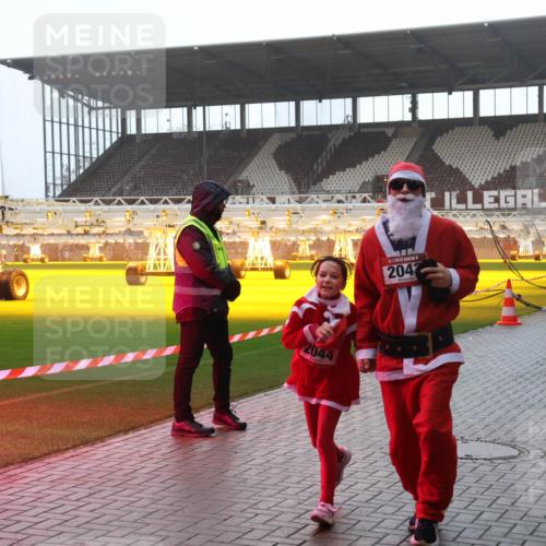 07.12.2025 - St. Pauli X-Mass-Run No. 15 Luisa Fischer http://msf.ph/oto/9385027 07.12.2025 11:32:46 Ziel 2044, 5, 2042, 1081, 2015, 1081, 1884, 1886, 1998, 1999, 2000, 2015, 2043, 2044, 2050, 2120, 2283, 2419, 2595, 3173, 3177, 3343, 4633, 4640, 4642 meine-sportfotos.de