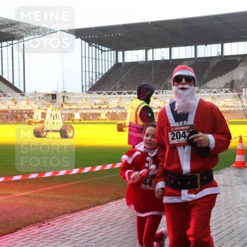 07.12.2025 - St. Pauli X-Mass-Run No. 15 Luisa Fischer http://msf.ph/oto/9385030 07.12.2025 11:32:47 Ziel 15, 2042, 44, 9, 0, 1081, 1884, 1886, 1998, 1999, 2000, 2015, 2043, 2044, 2050, 2120, 2283, 2419, 2595, 3173, 3177, 3343, 4633, 4640, 4642 meine-sportfotos.de