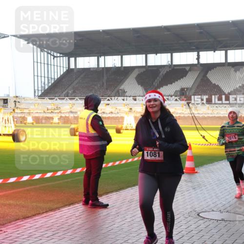 07.12.2025 - St. Pauli X-Mass-Run No. 15 Luisa Fischer http://msf.ph/oto/9385034 07.12.2025 11:32:50 Ziel 1, 1081, 2015, 477, 1081, 1884, 1886, 1998, 1999, 2000, 2015, 2043, 2044, 2120, 2283, 2419, 2595, 3173, 3177, 3343, 4633, 4640 meine-sportfotos.de