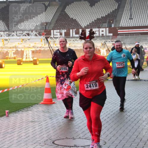 07.12.2025 - St. Pauli X-Mass-Run No. 15 Luisa Fischer http://msf.ph/oto/9385058 07.12.2025 11:32:57 Ziel 2595, 1, 2419, 2283, 1884, 1886, 477, 1081, 1884, 1886, 1998, 1999, 2000, 2015, 2043, 2044, 2283, 2419, 2595, 3173, 3177, 3343 meine-sportfotos.de