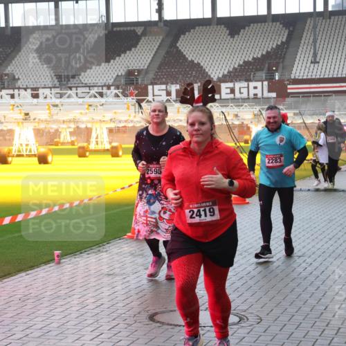 07.12.2025 - St. Pauli X-Mass-Run No. 15 Luisa Fischer http://msf.ph/oto/9385059 07.12.2025 11:32:57 Ziel 2595, 1, 15, 2419, 2283, 2000, 477, 1081, 1884, 1886, 1998, 1999, 2000, 2015, 2043, 2044, 2283, 2419, 2595, 3173, 3177, 3343 meine-sportfotos.de