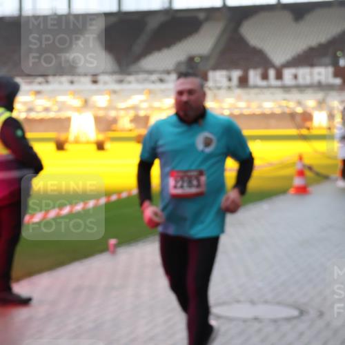 07.12.2025 - St. Pauli X-Mass-Run No. 15 Luisa Fischer http://msf.ph/oto/9385073 07.12.2025 11:33:00 Ziel 2283, 477, 1081, 1884, 1886, 1998, 1999, 2000, 2015, 2043, 2044, 2283, 2419, 2595, 3173, 3177 meine-sportfotos.de
