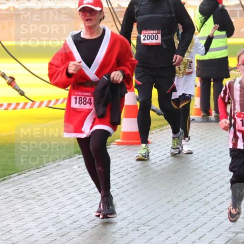 07.12.2025 - St. Pauli X-Mass-Run No. 15 Luisa Fischer http://msf.ph/oto/9385077 07.12.2025 11:33:02 Ziel 5, 1884, 2000, 1886, 199, 477, 1081, 1884, 1886, 1998, 1999, 2000, 2015, 2043, 2044, 2283, 2419, 2595, 3173, 3177 meine-sportfotos.de