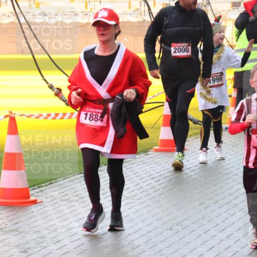 07.12.2025 - St. Pauli X-Mass-Run No. 15 Luisa Fischer http://msf.ph/oto/9385078 07.12.2025 11:33:02 Ziel 22, 1884, 2000, 1999, 199, 1886, 477, 1081, 1884, 1886, 1998, 1999, 2000, 2015, 2043, 2044, 2283, 2419, 2595, 3173, 3177 meine-sportfotos.de