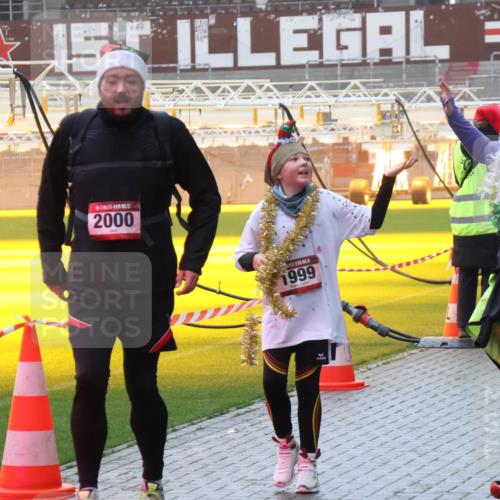 07.12.2025 - St. Pauli X-Mass-Run No. 15 Luisa Fischer http://msf.ph/oto/9385086 07.12.2025 11:33:05 Ziel 5, 2000, 1999, 1998, 477, 1081, 1884, 1886, 1998, 1999, 2000, 2015, 2043, 2044, 2113, 2283, 2419, 2595, 3173, 3177, 3269, 3271 meine-sportfotos.de