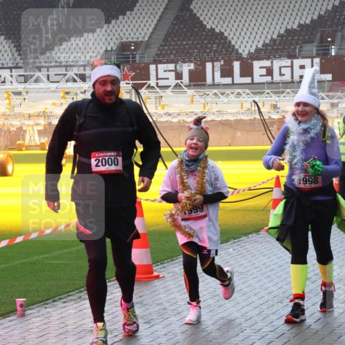 07.12.2025 - St. Pauli X-Mass-Run No. 15 Luisa Fischer http://msf.ph/oto/9385094 07.12.2025 11:33:07 Ziel 2000, 999, 998, 477, 1081, 1884, 1886, 1998, 1999, 2000, 2015, 2043, 2044, 2107, 2113, 2278, 2281, 2282, 2283, 2284, 2419, 2595, 3173, 3177, 3269, 3271 meine-sportfotos.de
