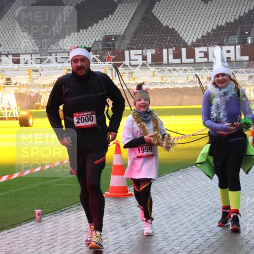 07.12.2025 - St. Pauli X-Mass-Run No. 15 Luisa Fischer http://msf.ph/oto/9385098 07.12.2025 11:33:08 Ziel 5, 2000, 1999, 5, 477, 1081, 1884, 1886, 1998, 1999, 2000, 2015, 2044, 2107, 2113, 2278, 2281, 2282, 2283, 2284, 2419, 2595, 3173, 3177, 3269, 3271 meine-sportfotos.de