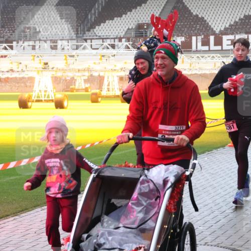 07.12.2025 - St. Pauli X-Mass-Run No. 15 Luisa Fischer http://msf.ph/oto/9385106 07.12.2025 11:33:28 Ziel 3271, 281, 2284, 321, 477, 977, 1013, 1591, 1998, 1999, 2000, 2005, 2015, 2016, 2107, 2113, 2278, 2281, 2282, 2284, 2612, 2613, 2614, 2620, 2662, 3039, 3041, 3166, 3169, 3269, 3271 meine-sportfotos.de
