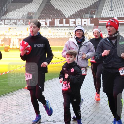 07.12.2025 - St. Pauli X-Mass-Run No. 15 Luisa Fischer http://msf.ph/oto/9385111 07.12.2025 11:33:29 Ziel 9, 281, 84, 282, 2005, 2278, 2016, 662, 321, 477, 977, 1013, 1591, 1998, 2005, 2015, 2016, 2107, 2113, 2278, 2281, 2282, 2284, 2612, 2613, 2614, 2620, 2662, 3039, 3041, 3166, 3169, 3269, 3271 meine-sportfotos.de