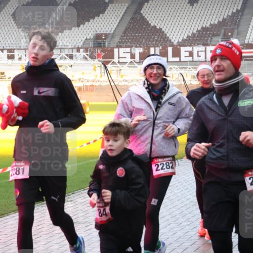 07.12.2025 - St. Pauli X-Mass-Run No. 15 Luisa Fischer http://msf.ph/oto/9385114 07.12.2025 11:33:30 Ziel 2281, 84, 2282, 2278, 2016, 321, 477, 977, 1013, 1591, 1998, 2005, 2015, 2016, 2107, 2113, 2278, 2281, 2282, 2284, 2612, 2613, 2614, 2620, 2662, 3039, 3041, 3166, 3169, 3269, 3271 meine-sportfotos.de