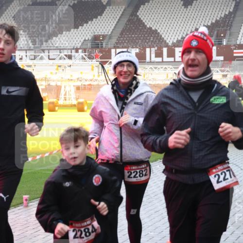 07.12.2025 - St. Pauli X-Mass-Run No. 15 Luisa Fischer http://msf.ph/oto/9385116 07.12.2025 11:33:30 Ziel 181, 2284, 2282, 227, 1591, 2016, 321, 477, 977, 1013, 1591, 1998, 2005, 2015, 2016, 2107, 2113, 2278, 2281, 2282, 2284, 2612, 2613, 2614, 2620, 2662, 3039, 3041, 3166, 3169, 3269, 3271 meine-sportfotos.de