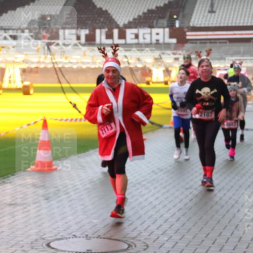 07.12.2025 - St. Pauli X-Mass-Run No. 15 Luisa Fischer http://msf.ph/oto/9385125 07.12.2025 11:33:33 Ziel 2113, 7531, 2107, 321, 477, 977, 1013, 1591, 2005, 2016, 2107, 2113, 2278, 2281, 2282, 2284, 2612, 2613, 2614, 2620, 2662, 3039, 3041, 3166, 3169, 3269, 3271 meine-sportfotos.de