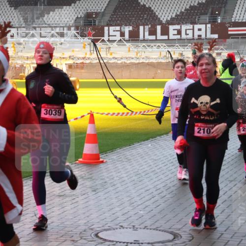 07.12.2025 - St. Pauli X-Mass-Run No. 15 Luisa Fischer http://msf.ph/oto/9385130 07.12.2025 11:33:35 Ziel 13, 2412, 3039, 7, 210, 2662, 3041, 56, 62, 73, 94, 110, 142, 181, 321, 340, 349, 477, 977, 1013, 1361, 1591, 2005, 2016, 2107, 2113, 2278, 2281, 2282, 2284, 2612, 2613, 2614, 2620, 2662, 3039, 3041, 3166, 3169, 3269, 3271 meine-sportfotos.de