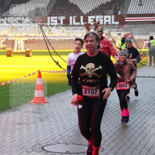 07.12.2025 - St. Pauli X-Mass-Run No. 15 Luisa Fischer http://msf.ph/oto/9385132 07.12.2025 11:33:36 Ziel 7, 2107, 2662, 3041, 56, 62, 73, 85, 94, 110, 142, 181, 260, 321, 340, 349, 477, 977, 1013, 1361, 1591, 2005, 2016, 2107, 2113, 2278, 2281, 2282, 2284, 2612, 2613, 2614, 2620, 2662, 3039, 3041, 3166, 3169, 3269, 3271 meine-sportfotos.de