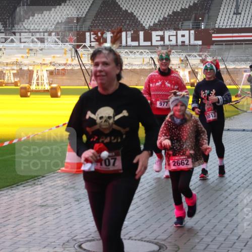 07.12.2025 - St. Pauli X-Mass-Run No. 15 Luisa Fischer http://msf.ph/oto/9385135 07.12.2025 11:33:36 Ziel 977, 1013, 3041, 07, 2662, 2620, 56, 62, 73, 85, 94, 110, 142, 181, 260, 321, 340, 349, 477, 977, 1013, 1361, 1591, 2005, 2016, 2107, 2113, 2278, 2281, 2282, 2284, 2612, 2613, 2614, 2620, 2662, 3039, 3041, 3166, 3169, 3269, 3271 meine-sportfotos.de