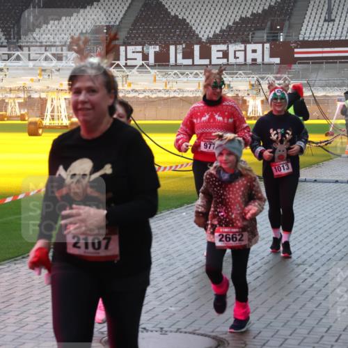 07.12.2025 - St. Pauli X-Mass-Run No. 15 Luisa Fischer http://msf.ph/oto/9385137 07.12.2025 11:33:37 Ziel 2107, 977, 1013, 3041, 2622612, 2662, 56, 62, 72, 73, 85, 94, 103, 110, 142, 181, 260, 321, 340, 349, 477, 977, 1013, 1361, 1591, 2005, 2016, 2107, 2113, 2278, 2281, 2282, 2284, 2612, 2613, 2614, 2620, 2662, 3039, 3041, 3166, 3169, 3269, 3271 meine-sportfotos.de