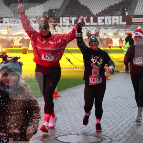 07.12.2025 - St. Pauli X-Mass-Run No. 15 Luisa Fischer http://msf.ph/oto/9385143 07.12.2025 11:33:38 Ziel 15, 2662, 977, 1013, 3041, 56, 62, 72, 73, 85, 94, 103, 110, 142, 181, 260, 321, 340, 349, 977, 1013, 1361, 1591, 2005, 2016, 2107, 2113, 2278, 2281, 2282, 2284, 2612, 2613, 2614, 2620, 2662, 3039, 3041, 3166, 3169, 3254, 3269, 3271 meine-sportfotos.de