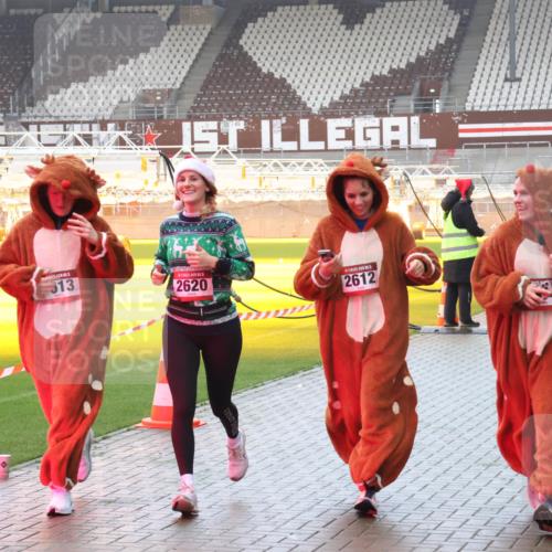 07.12.2025 - St. Pauli X-Mass-Run No. 15 Luisa Fischer http://msf.ph/oto/9385157 07.12.2025 11:33:49 Ziel 13, 2620, 2612, 56, 62, 72, 73, 85, 94, 103, 110, 142, 181, 260, 321, 340, 349, 354, 378, 977, 1013, 1361, 1591, 2005, 2016, 2107, 2113, 2278, 2281, 2282, 2284, 2612, 2613, 2614, 2620, 2662, 3039, 3041, 3166, 3169, 3253, 3254, 3269, 3271, 4649 meine-sportfotos.de