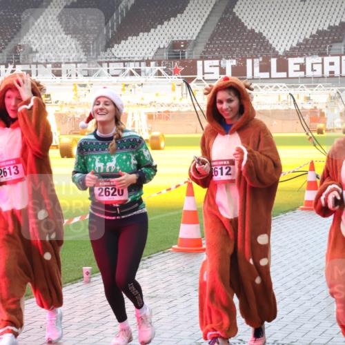07.12.2025 - St. Pauli X-Mass-Run No. 15 Luisa Fischer http://msf.ph/oto/9385163 07.12.2025 11:33:50 Ziel 2613, 2620, 2612, 2614, 56, 62, 72, 73, 85, 94, 103, 110, 142, 181, 260, 321, 340, 349, 354, 378, 977, 1013, 1361, 1591, 2005, 2016, 2107, 2113, 2278, 2281, 2282, 2284, 2612, 2613, 2614, 2620, 2662, 3039, 3041, 3166, 3169, 3253, 3254, 3269, 3271, 4649 meine-sportfotos.de