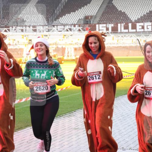 07.12.2025 - St. Pauli X-Mass-Run No. 15 Luisa Fischer http://msf.ph/oto/9385164 07.12.2025 11:33:50 Ziel 15, 2613, 5, 2620, 15, 2612, 5, 2614, 56, 62, 72, 73, 85, 94, 103, 110, 142, 181, 260, 321, 340, 349, 354, 378, 977, 1013, 1361, 1591, 2005, 2016, 2107, 2113, 2278, 2281, 2282, 2284, 2612, 2613, 2614, 2620, 2662, 3039, 3041, 3166, 3169, 3253, 3254, 3269, 3271, 4649 meine-sportfotos.de