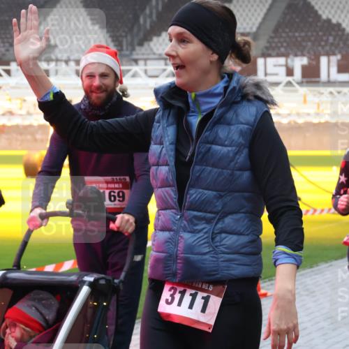 07.12.2025 - St. Pauli X-Mass-Run No. 15 Luisa Fischer http://msf.ph/oto/9385182 07.12.2025 11:33:57 Ziel 3169, 169, 15, 3111, 166, 56, 62, 72, 73, 85, 94, 103, 110, 142, 181, 229, 239, 260, 321, 340, 349, 354, 378, 977, 1013, 1361, 1591, 2005, 2016, 2219, 2612, 2613, 2614, 2620, 2662, 3039, 3041, 3166, 3169, 3253, 3254, 3601, 3737, 3740, 4649 meine-sportfotos.de