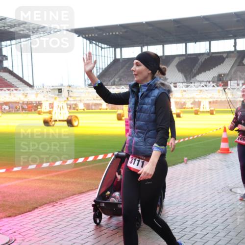 07.12.2025 - St. Pauli X-Mass-Run No. 15 Luisa Fischer http://msf.ph/oto/9385190 07.12.2025 11:33:58 Ziel 5, 3111, 166, 56, 62, 72, 73, 85, 94, 103, 110, 142, 181, 229, 239, 260, 321, 340, 349, 354, 378, 977, 1013, 1361, 1591, 2005, 2016, 2219, 2612, 2613, 2614, 2620, 2662, 3039, 3041, 3166, 3169, 3253, 3254, 3601, 3737, 3740, 4649 meine-sportfotos.de