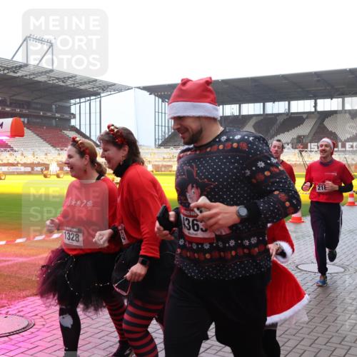 07.12.2025 - St. Pauli X-Mass-Run No. 15 Luisa Fischer http://msf.ph/oto/9385194 07.12.2025 10:16:56 Ziel 4, 1328, 363, 218, 394, 1328, 2185, 2266, 2743, 3633, 4356, 4359, 4362, 4363, 4510, 4769 meine-sportfotos.de