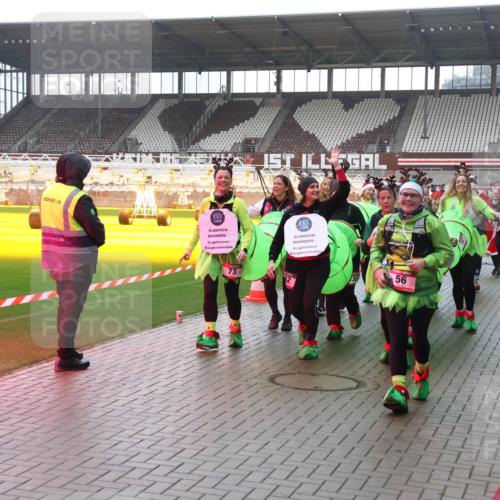 07.12.2025 - St. Pauli X-Mass-Run No. 15 Luisa Fischer http://msf.ph/oto/9385208 07.12.2025 11:34:05 Ziel 73, 56, 56, 62, 72, 73, 85, 94, 103, 110, 142, 181, 229, 239, 260, 340, 349, 354, 378, 1361, 2016, 2056, 2219, 2612, 2613, 2614, 2620, 3039, 3041, 3166, 3169, 3253, 3254, 3601, 3737, 3740, 4649, 4844 meine-sportfotos.de
