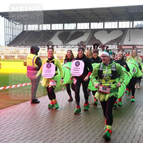 07.12.2025 - St. Pauli X-Mass-Run No. 15 Luisa Fischer http://msf.ph/oto/9385214 07.12.2025 11:34:06 Ziel 73, 12, 5, 56, 56, 62, 72, 73, 85, 94, 103, 110, 142, 181, 229, 239, 260, 340, 349, 354, 378, 1361, 2016, 2056, 2219, 2612, 2613, 2614, 2620, 3039, 3041, 3139, 3166, 3169, 3253, 3254, 3549, 3601, 3737, 3740, 4649, 4844 meine-sportfotos.de