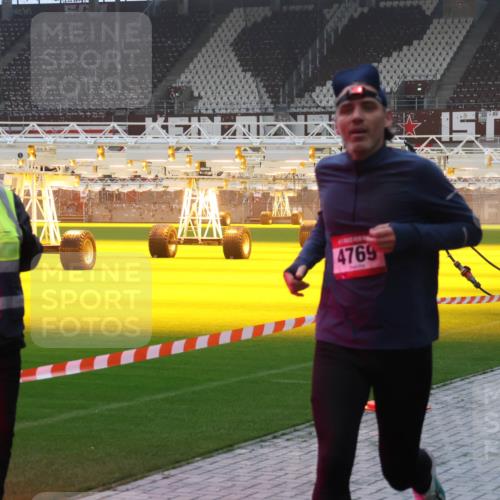 07.12.2025 - St. Pauli X-Mass-Run No. 15 Luisa Fischer http://msf.ph/oto/9385215 07.12.2025 10:17:02 Ziel 6709, 4769, 394, 1328, 1620, 1989, 1997, 2185, 2266, 2743, 3633, 4356, 4359, 4362, 4363, 4510, 4769 meine-sportfotos.de