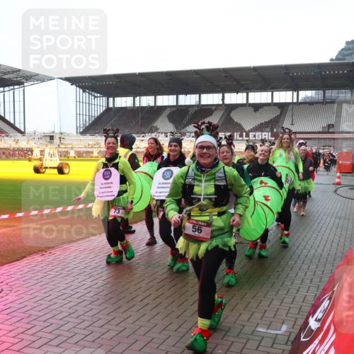 07.12.2025 - St. Pauli X-Mass-Run No. 15 Luisa Fischer http://msf.ph/oto/9385218 07.12.2025 11:34:06 Ziel 73, 75, 56, 81, 56, 62, 72, 73, 85, 94, 103, 110, 142, 181, 229, 239, 260, 340, 349, 354, 378, 1361, 2016, 2056, 2219, 2612, 2613, 2614, 2620, 3039, 3041, 3139, 3166, 3169, 3253, 3254, 3549, 3601, 3737, 3740, 4649, 4844 meine-sportfotos.de