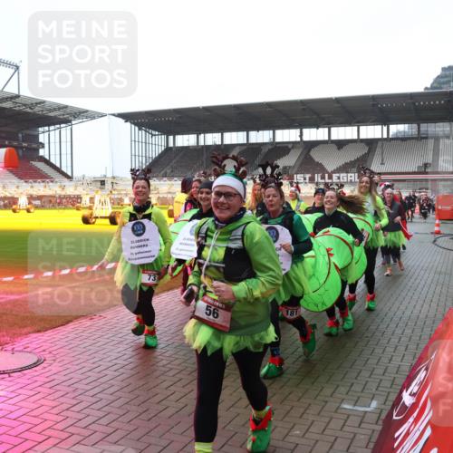 07.12.2025 - St. Pauli X-Mass-Run No. 15 Luisa Fischer http://msf.ph/oto/9385219 07.12.2025 11:34:07 Ziel 73, 56, 181, 56, 62, 72, 73, 85, 94, 103, 110, 142, 181, 229, 239, 260, 340, 349, 354, 378, 1361, 2056, 2219, 2612, 2613, 2614, 2620, 3039, 3041, 3139, 3166, 3169, 3253, 3254, 3549, 3601, 3737, 3740, 4649, 4844 meine-sportfotos.de