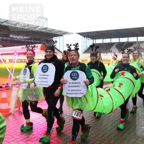 07.12.2025 - St. Pauli X-Mass-Run No. 15 Luisa Fischer http://msf.ph/oto/9385223 07.12.2025 11:34:08 Ziel 73, 181, 13, 56, 62, 72, 73, 85, 94, 103, 110, 142, 181, 229, 239, 260, 340, 349, 354, 378, 1361, 2056, 2219, 2612, 2613, 2614, 2620, 3039, 3041, 3139, 3166, 3169, 3253, 3254, 3549, 3601, 3737, 3740, 4649, 4844 meine-sportfotos.de