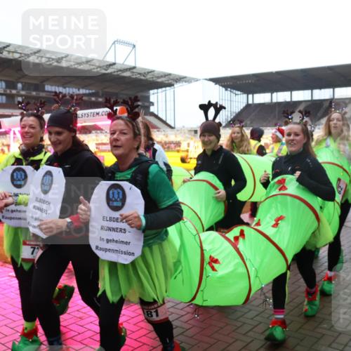 07.12.2025 - St. Pauli X-Mass-Run No. 15 Luisa Fischer http://msf.ph/oto/9385224 07.12.2025 11:34:08 Ziel 72, 81, 56, 62, 72, 73, 85, 94, 103, 110, 142, 181, 229, 239, 260, 340, 349, 354, 378, 1361, 2056, 2219, 2612, 2613, 2614, 2620, 3039, 3041, 3139, 3166, 3169, 3253, 3254, 3549, 3601, 3737, 3740, 4649, 4844 meine-sportfotos.de