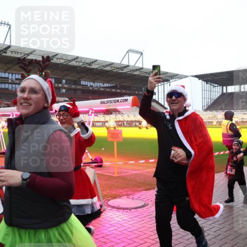 07.12.2025 - St. Pauli X-Mass-Run No. 15 Luisa Fischer http://msf.ph/oto/9385249 07.12.2025 11:34:12 Ziel 5, 378, 354, 4649, 56, 62, 72, 73, 85, 94, 103, 110, 142, 181, 229, 239, 260, 340, 349, 354, 378, 1361, 2056, 2219, 3139, 3166, 3169, 3253, 3254, 3448, 3549, 3601, 3737, 3740, 4649, 4844 meine-sportfotos.de