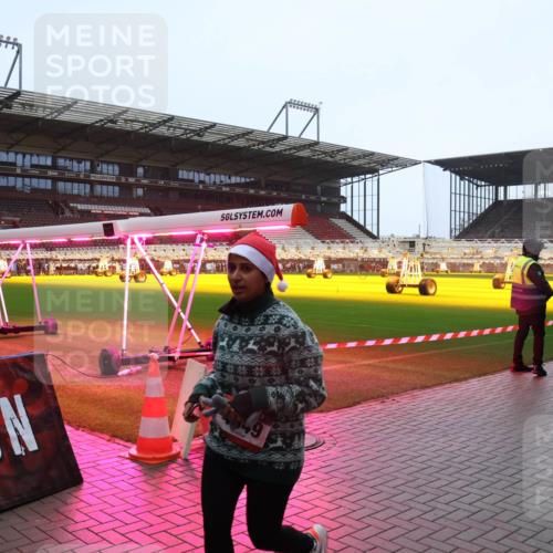 07.12.2025 - St. Pauli X-Mass-Run No. 15 Luisa Fischer http://msf.ph/oto/9385263 07.12.2025 11:34:14 Ziel 56, 62, 72, 73, 85, 94, 103, 110, 142, 181, 229, 239, 260, 340, 349, 354, 378, 1361, 2056, 2219, 3139, 3166, 3169, 3253, 3254, 3448, 3549, 3601, 3737, 3740, 4649, 4844 meine-sportfotos.de